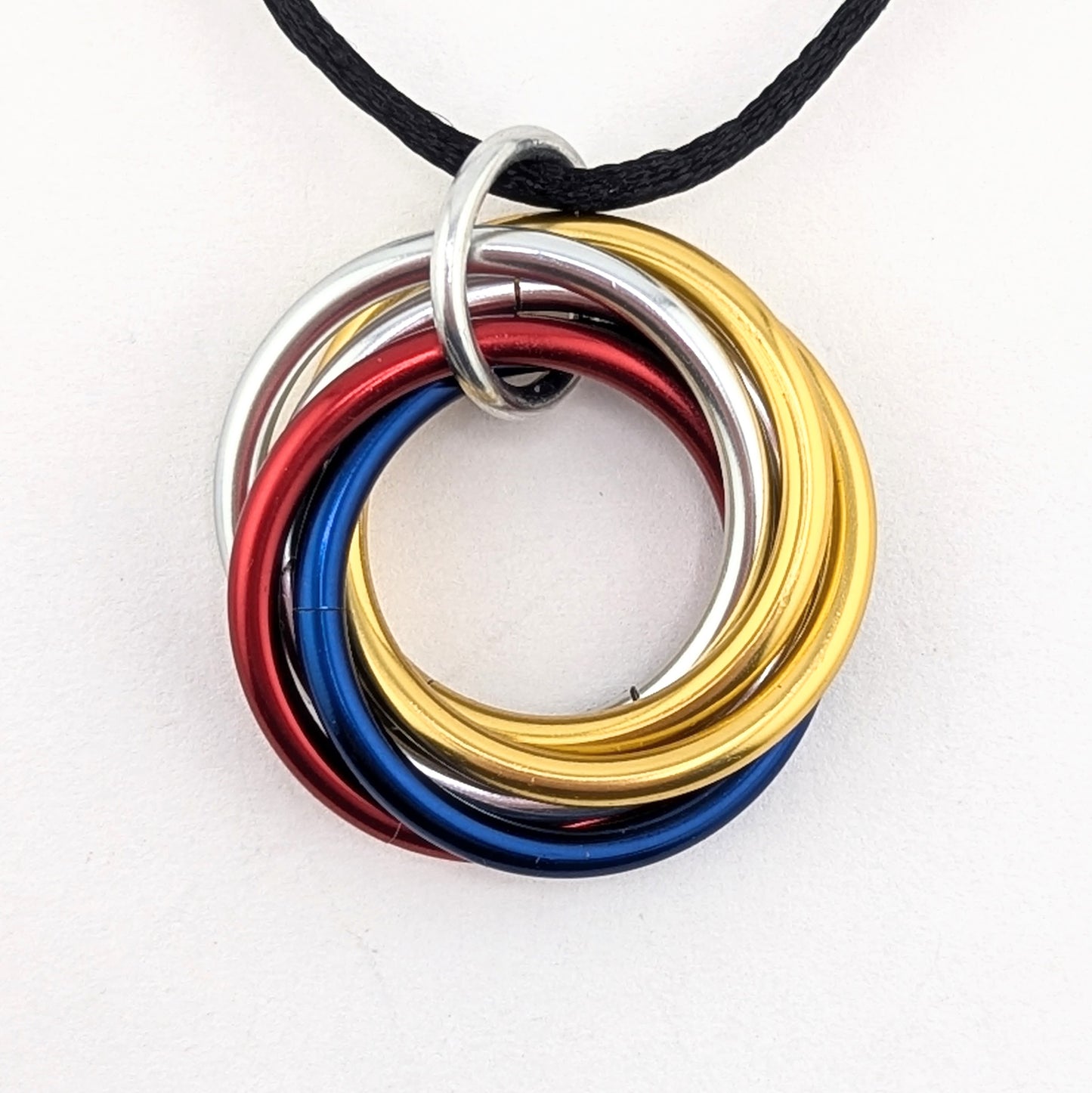 Möbii® "Stay Gold, America": Long Live the American Dream, Stylish Discreet Fidget Fashion Wear: Necklaces, Earrings, Keychains