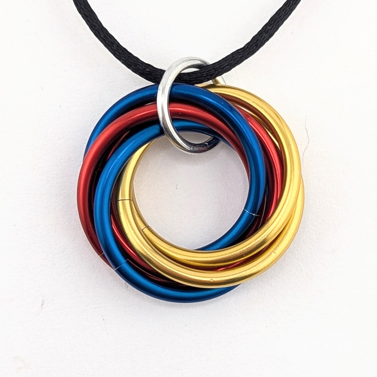 Möbii® "Stay Gold, America": Long Live the American Dream, Stylish Discreet Fidget Fashion Wear: Necklaces, Earrings, Keychains