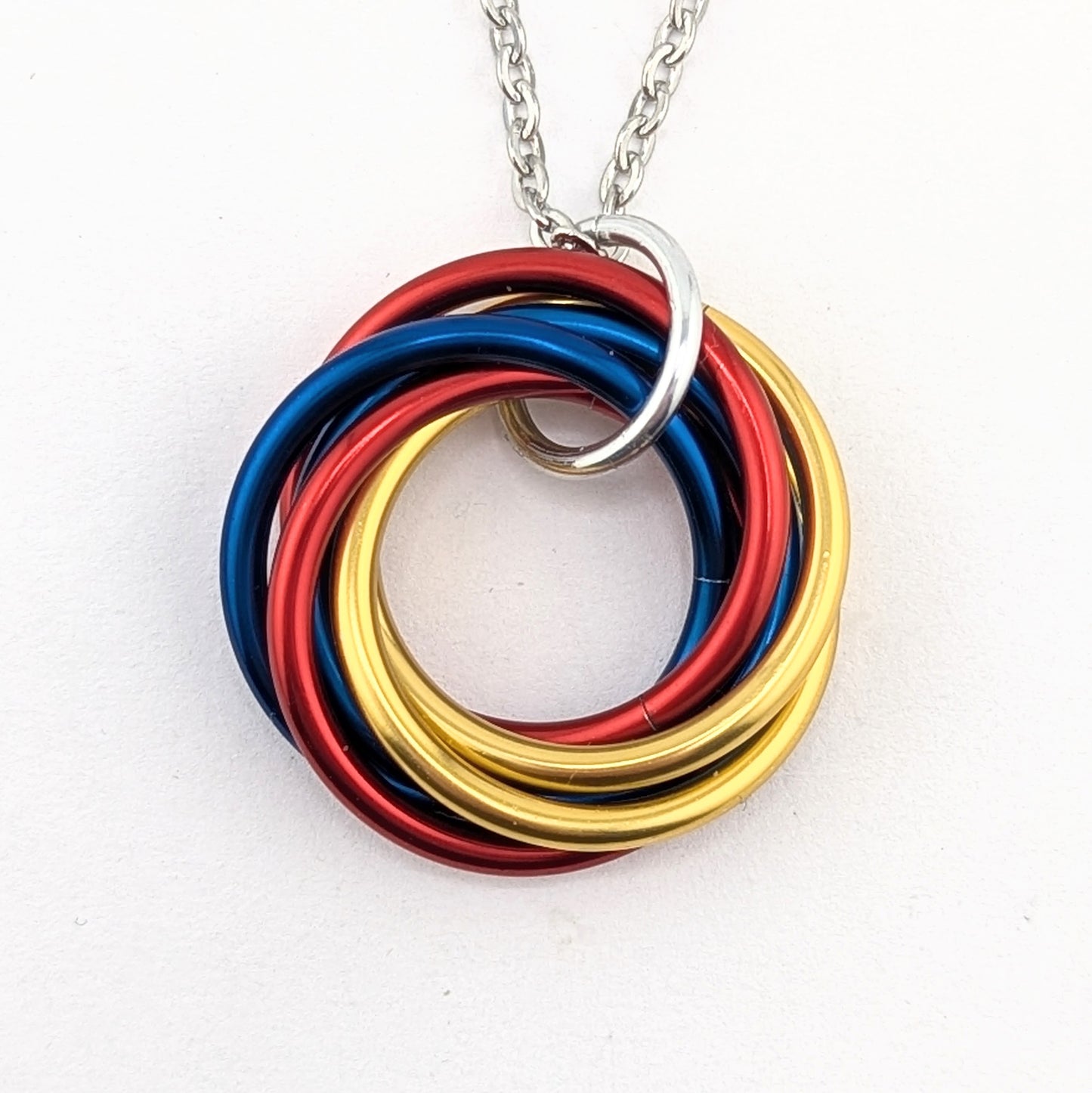 Möbii® "Stay Gold, America": Long Live the American Dream, Stylish Discreet Fidget Fashion Wear: Necklaces, Earrings, Keychains