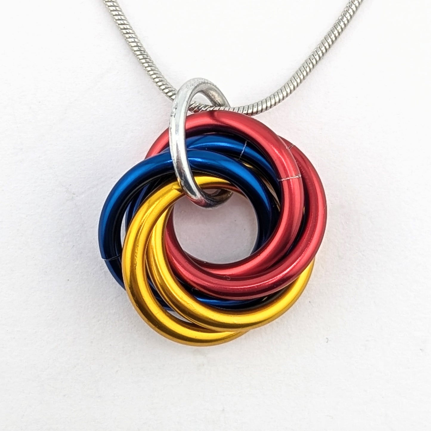 Möbii® "Stay Gold, America": Long Live the American Dream, Stylish Discreet Fidget Fashion Wear: Necklaces, Earrings, Keychains