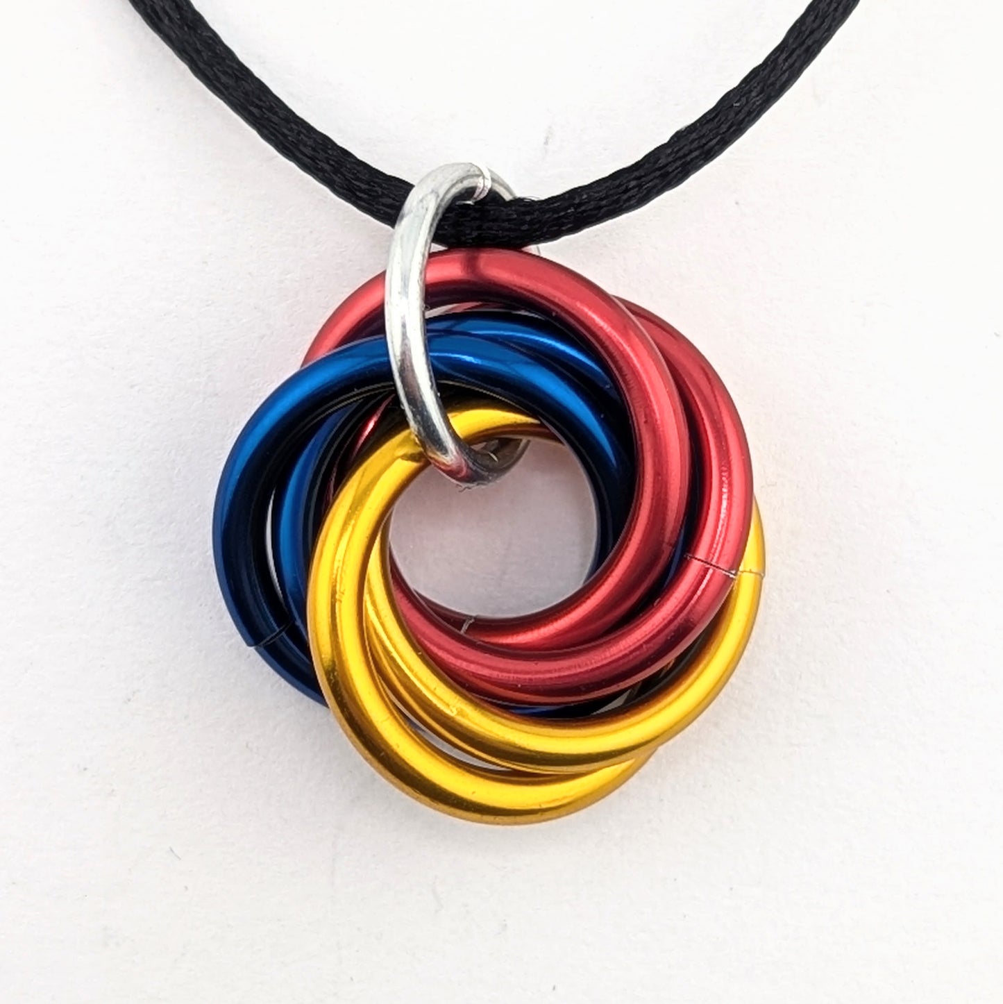 Möbii® "Stay Gold, America": Long Live the American Dream, Stylish Discreet Fidget Fashion Wear: Necklaces, Earrings, Keychains