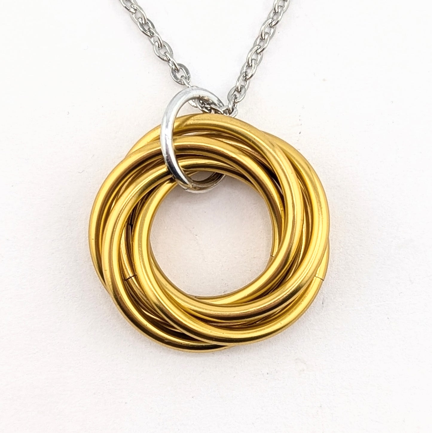 Möbii® "Stay Gold, America": Long Live the American Dream, Stylish Discreet Fidget Fashion Wear: Necklaces, Earrings, Keychains