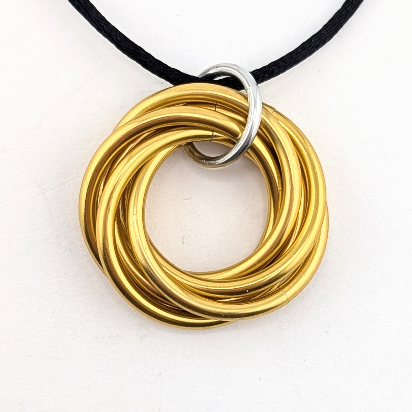 Möbii® "Stay Gold, America": Long Live the American Dream, Stylish Discreet Fidget Fashion Wear: Necklaces, Earrings, Keychains