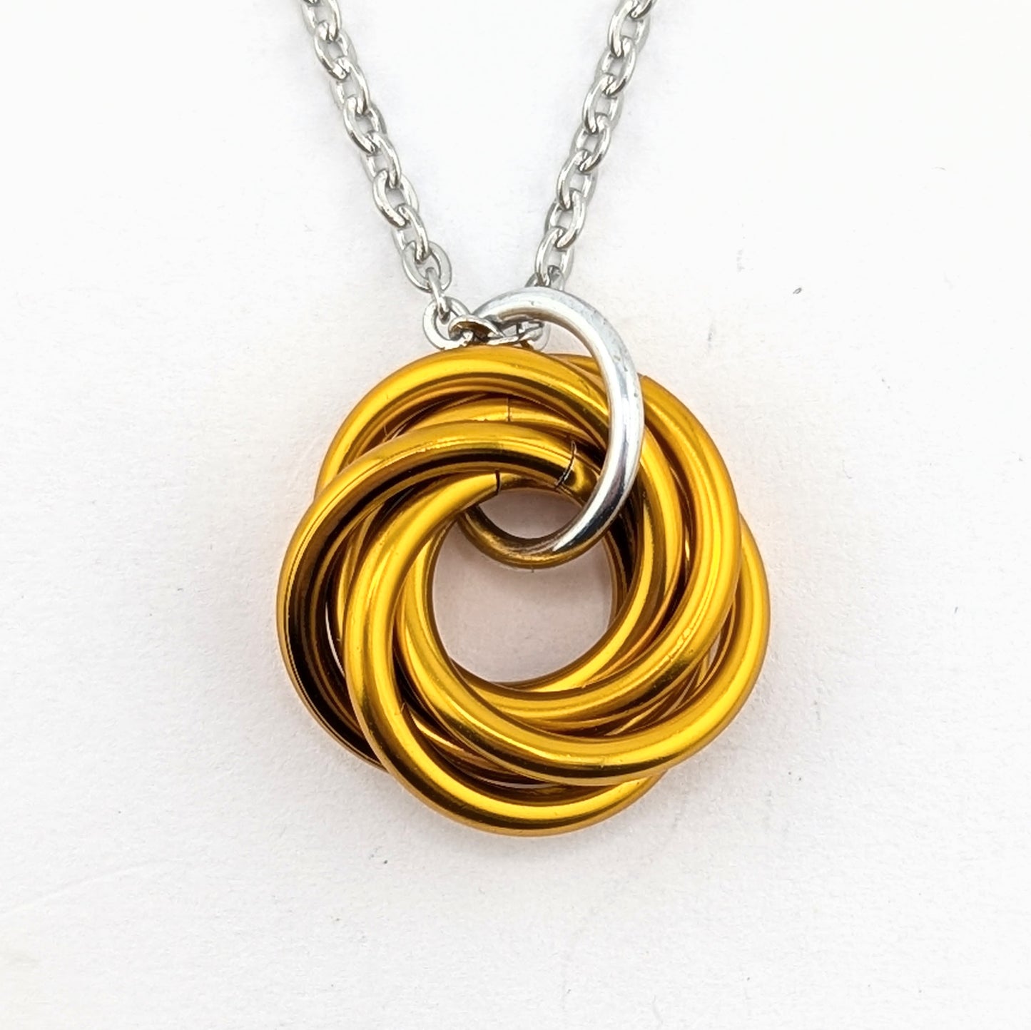 Möbii® "Stay Gold, America": Long Live the American Dream, Stylish Discreet Fidget Fashion Wear: Necklaces, Earrings, Keychains