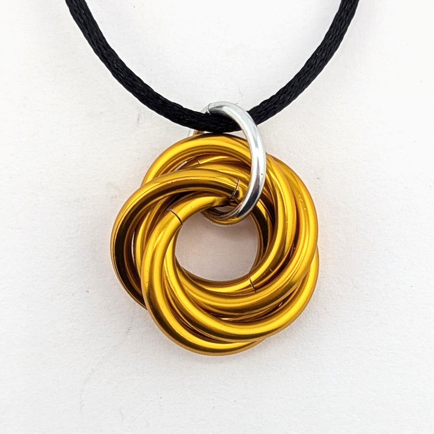 Möbii® "Stay Gold, America": Long Live the American Dream, Stylish Discreet Fidget Fashion Wear: Necklaces, Earrings, Keychains