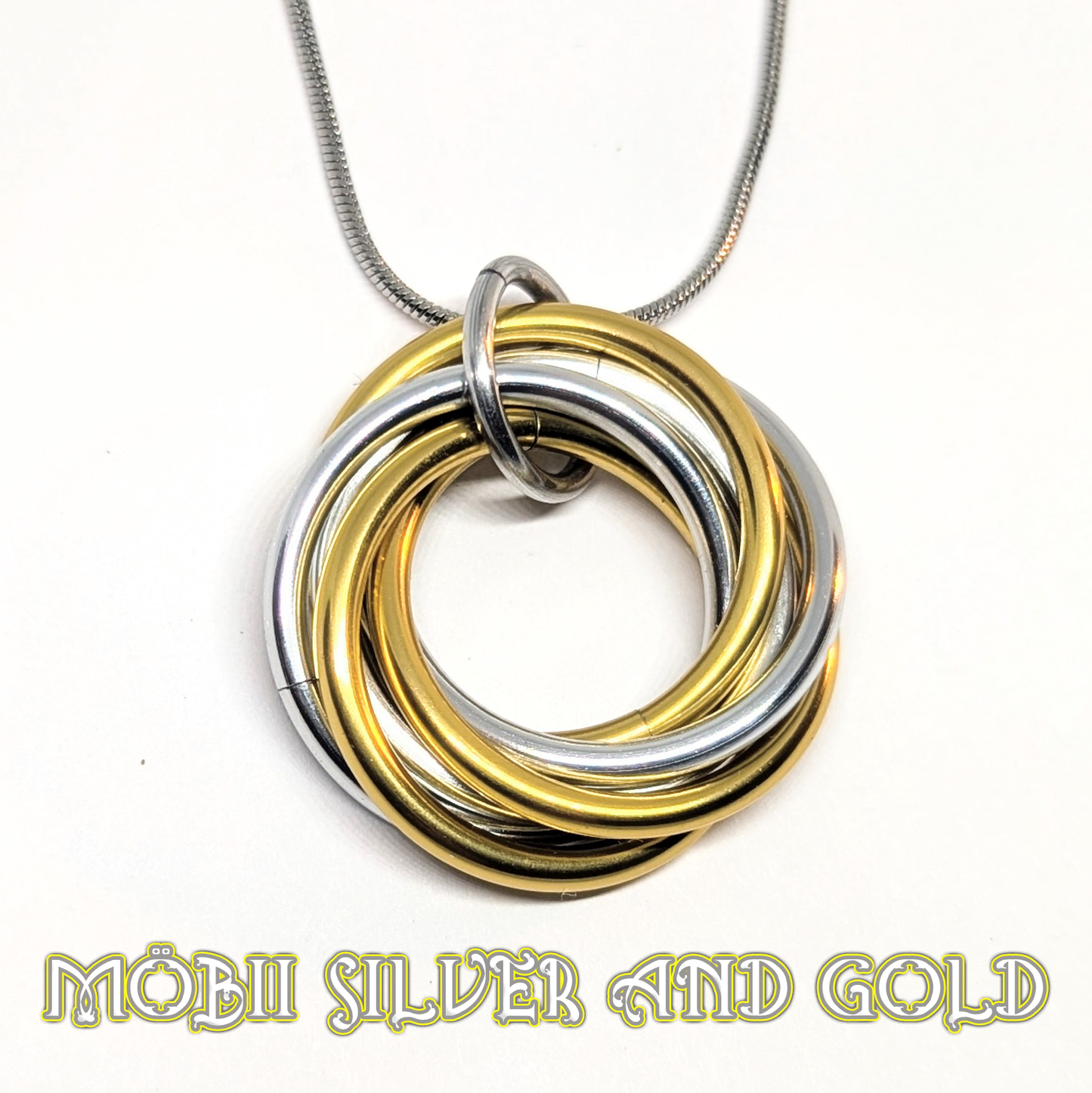Möbii® Happy Holidays - Winter Celebrations - Stylish Discreet Fidget Fashion Wear: Necklaces, Earrings, Keychains