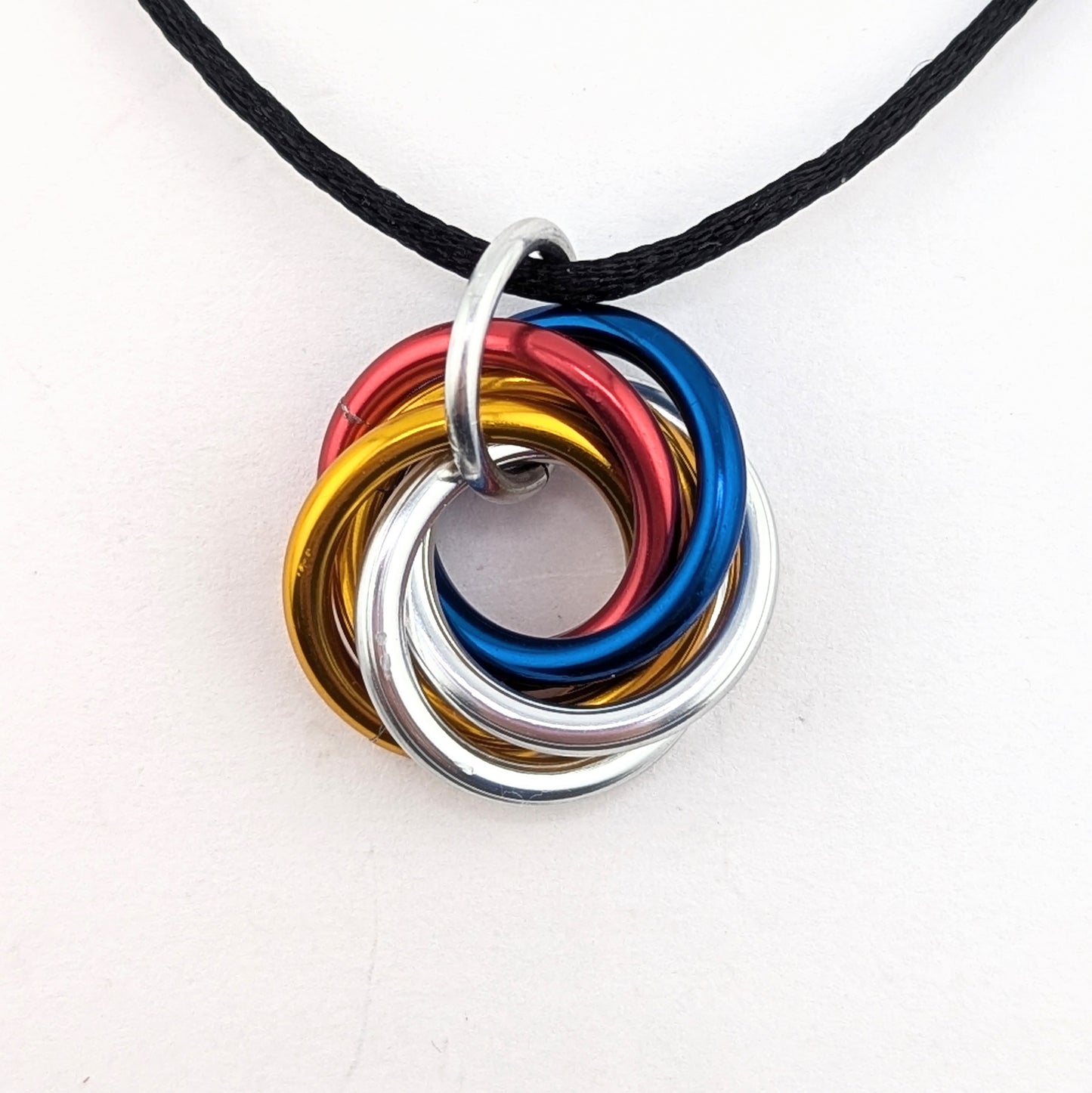 Möbii® "Stay Gold, America": Long Live the American Dream, Stylish Discreet Fidget Fashion Wear: Necklaces, Earrings, Keychains