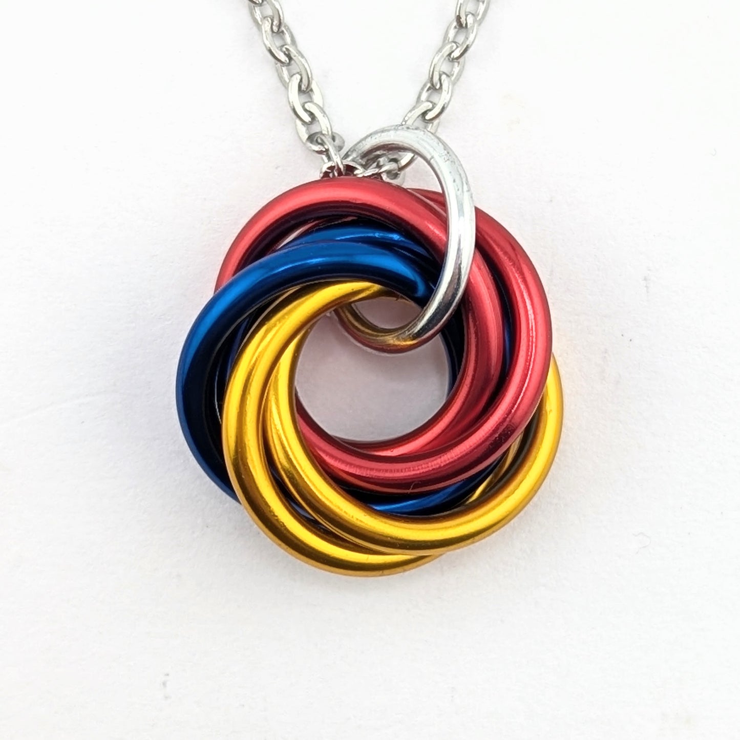 Möbii® "Stay Gold, America": Long Live the American Dream, Stylish Discreet Fidget Fashion Wear: Necklaces, Earrings, Keychains