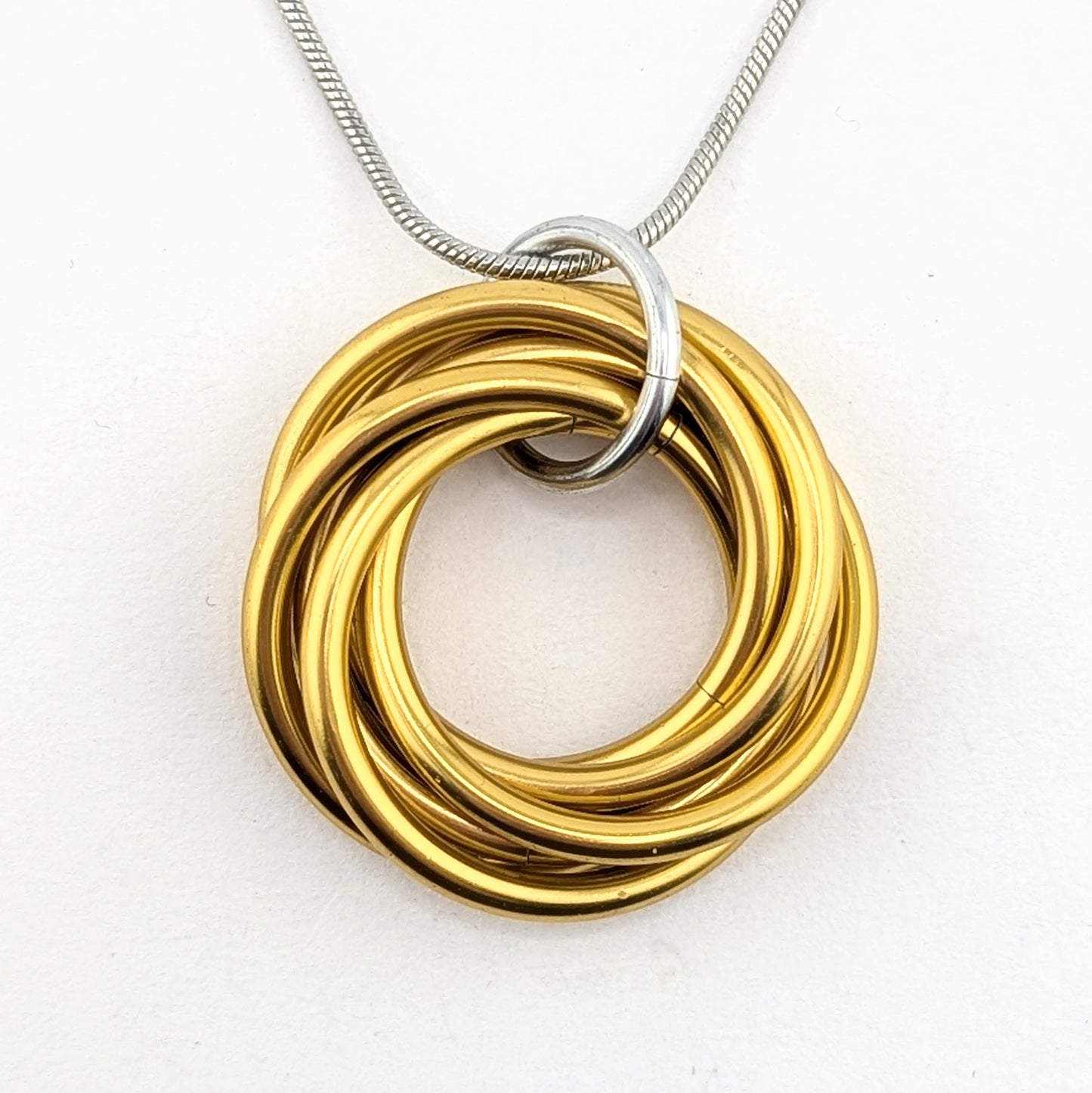 Möbii® "Stay Gold, America": Long Live the American Dream, Stylish Discreet Fidget Fashion Wear: Necklaces, Earrings, Keychains