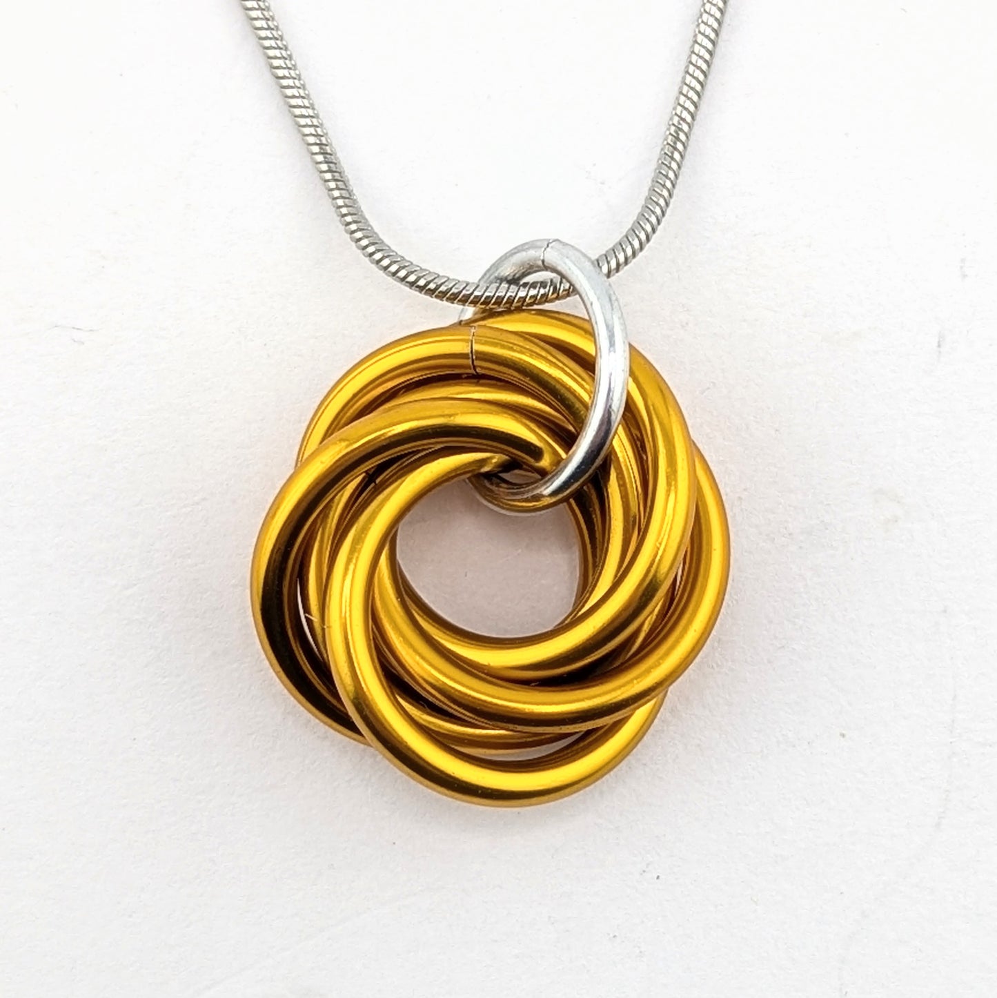 Möbii® "Stay Gold, America": Long Live the American Dream, Stylish Discreet Fidget Fashion Wear: Necklaces, Earrings, Keychains